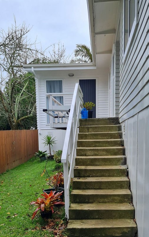 90 Bond Crescent, Forrest Hill, Auckland - Carousel 11