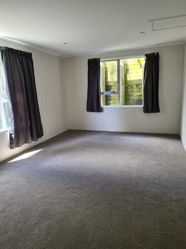 28 Leo Street, Glen Eden, Auckland - Carousel 1