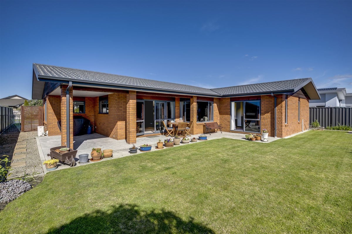 32 Tasman Drive, Poraiti, Napier - Carousel 2