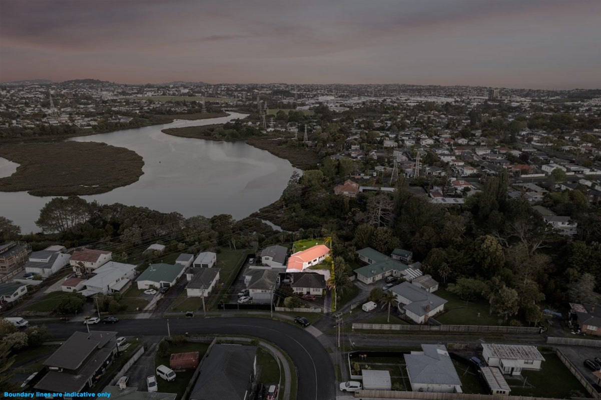 1/29 Beaubank Road, Kelston, Auckland - Carousel 1