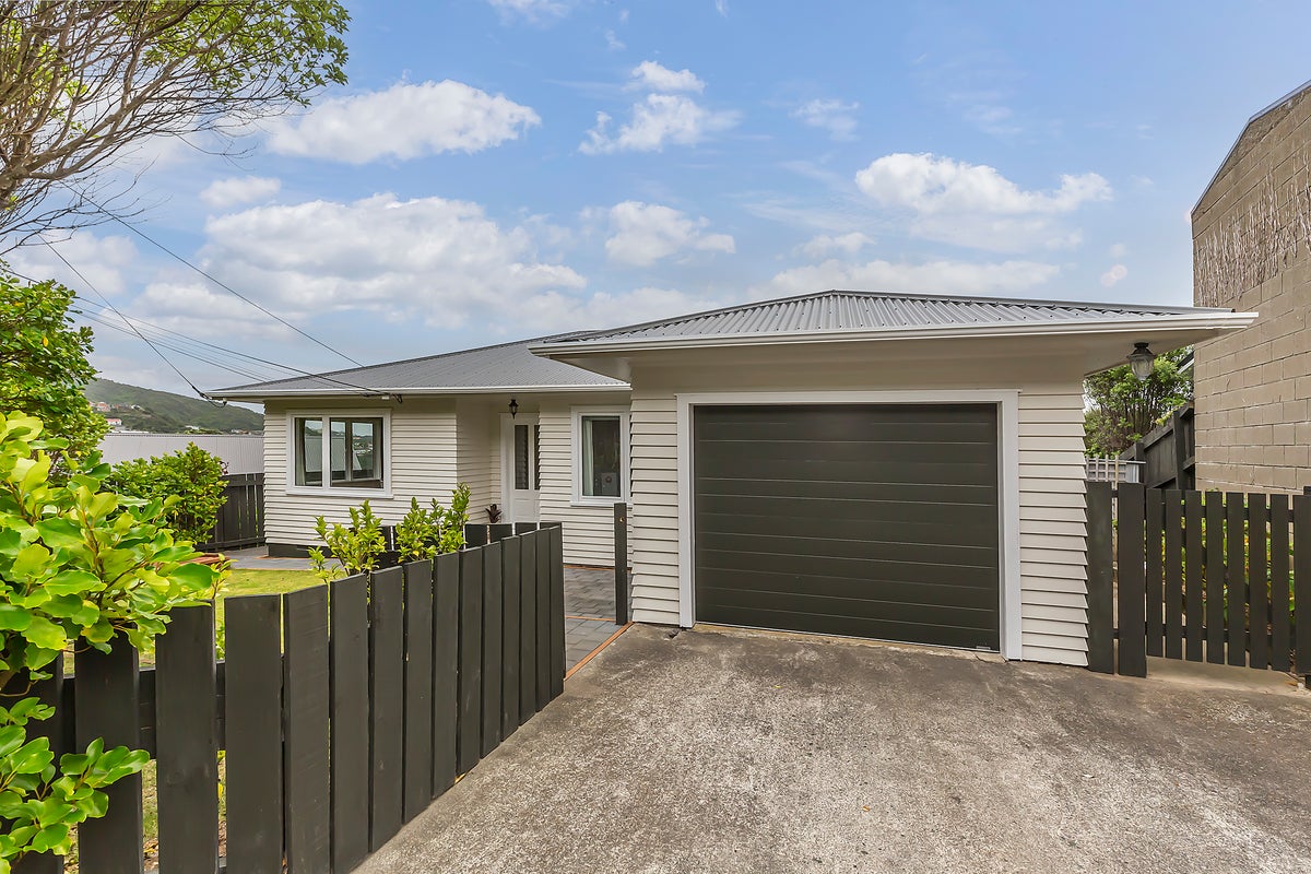122 Heke Street, Ngaio, Wellington - Carousel 1