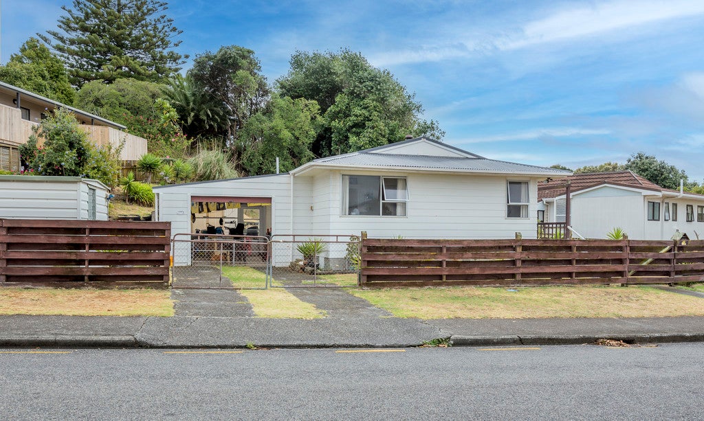 103 Norfolk Crescent, Otaki Beach, Otaki - Carousel 1