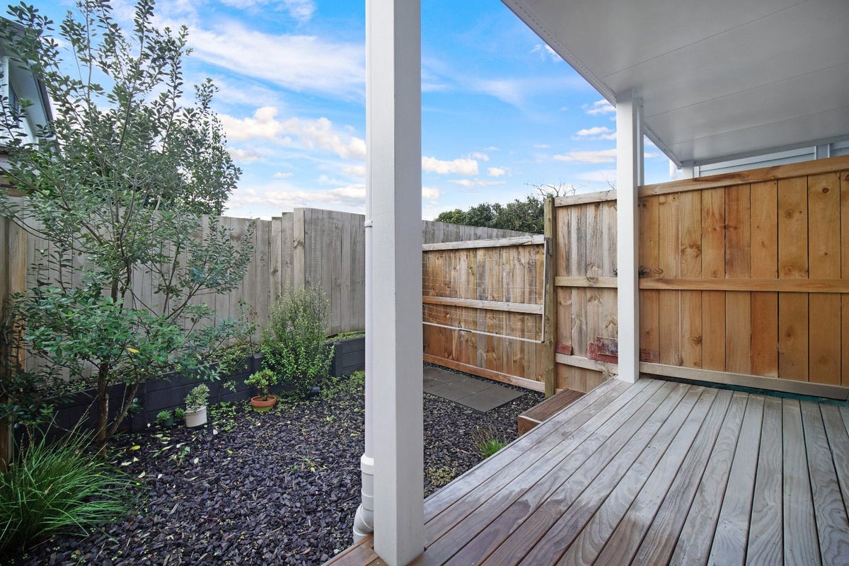 12D Shamrock Lane, Te Atatu Peninsula, Auckland - Carousel 11