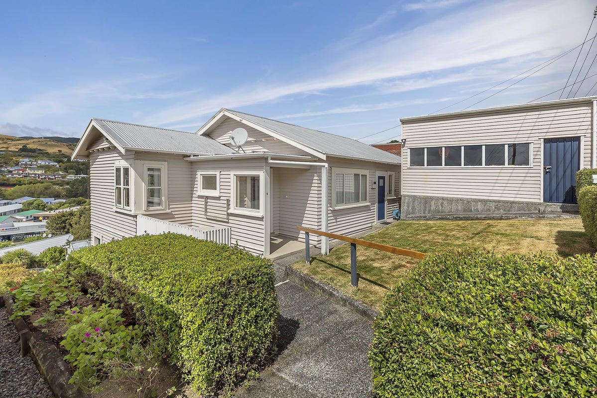 4 Te Reinga View, Tawa, Wellington - Carousel 1