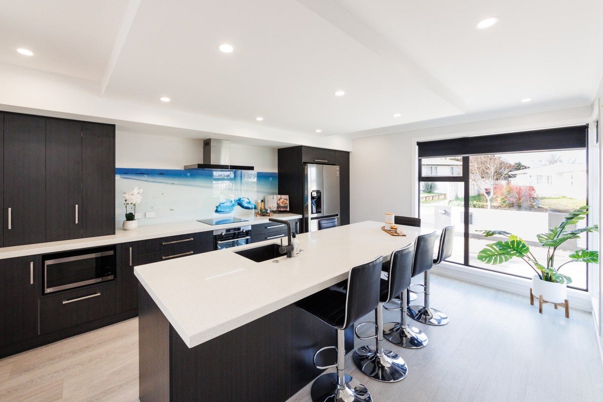 37 Holdsworth Avenue, Milson, Palmerston North - Carousel 1