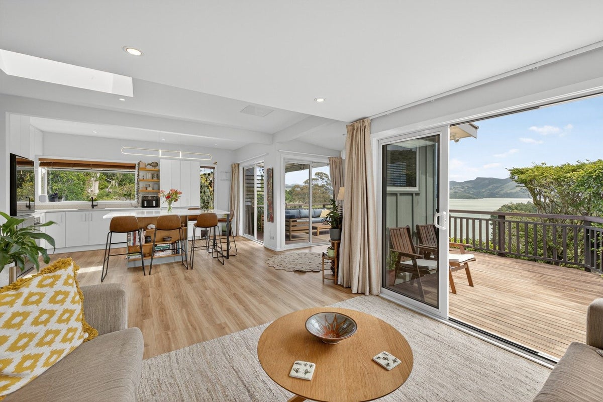 39 Park Terrace, Corsair Bay, Lyttelton - Carousel 1