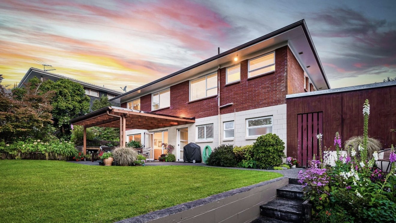 19 Zita Maria Drive, Massey, Auckland - Carousel 1
