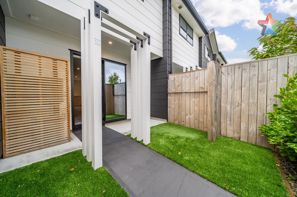 4/322 Oxford Terrace, Avalon, Lower Hutt - Carousel 2