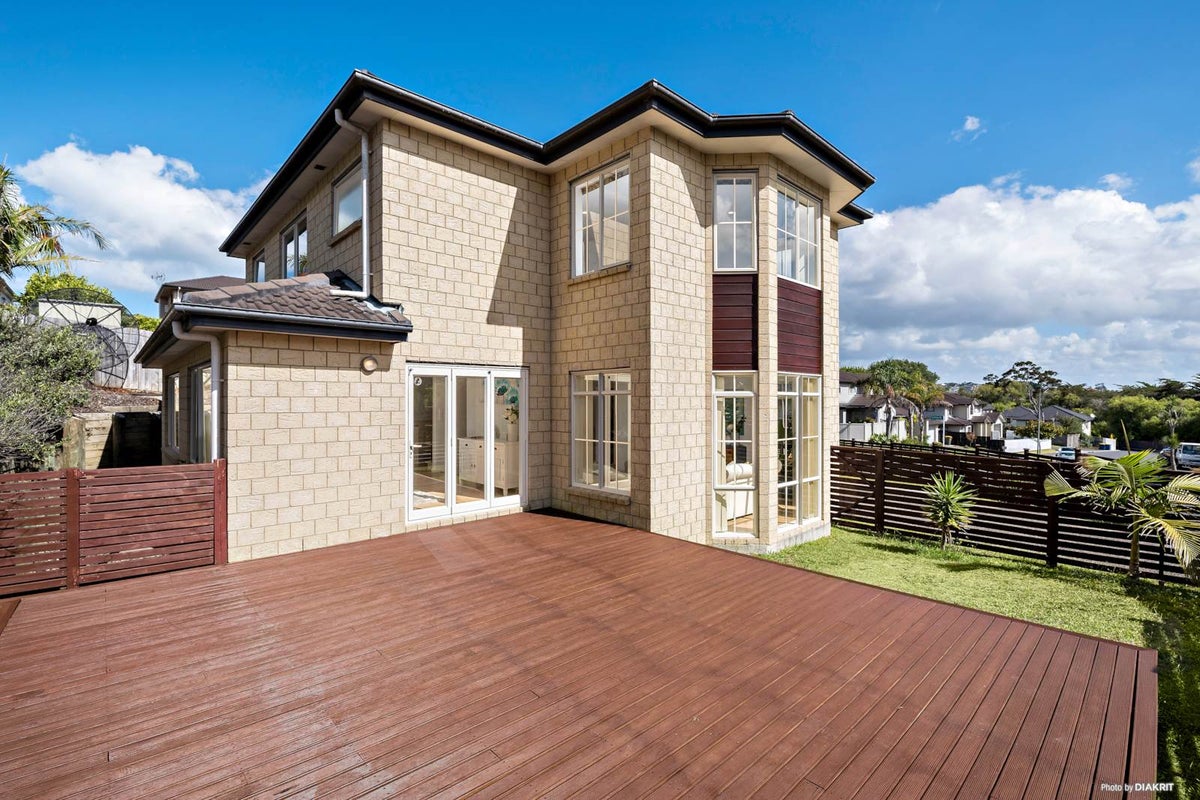 20 Springvale Drive, Fairview Heights, Auckland - Carousel 2