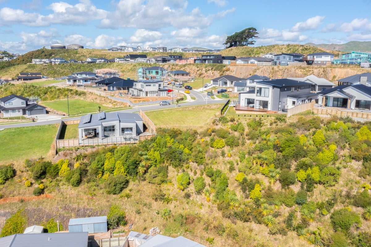 40 Waitaria Terrace, Aotea, Porirua - Carousel 8