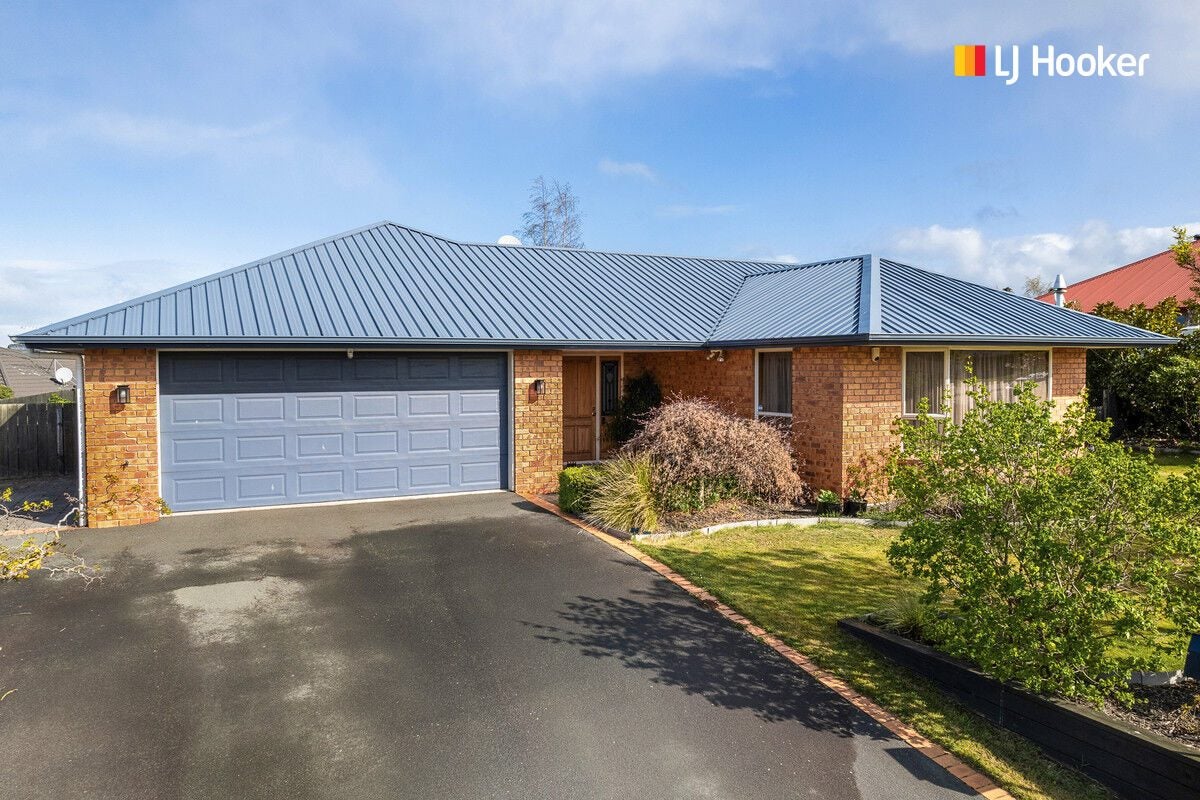2 Sunninghurst Drive, Fairfield, Dunedin - Carousel 1