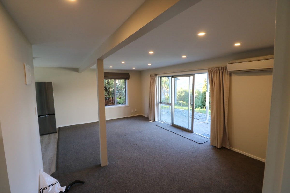 33 Wynyard Crescent, Fernhill, Queenstown - Carousel 2
