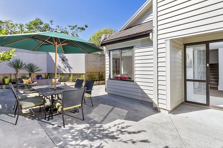32 Bleakhouse Road, Howick, Auckland - Carousel 2