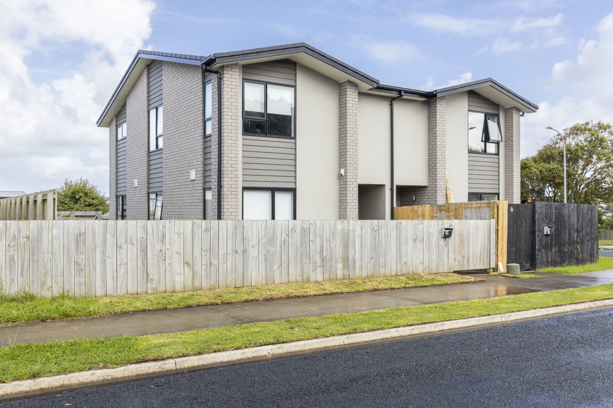 35 Discovery Place, Marfell, New Plymouth - Carousel 1