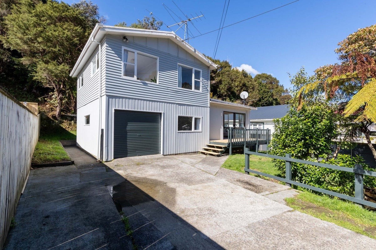 120 Hair Street, Wainuiomata, Lower Hutt, Wellington - Carousel 2