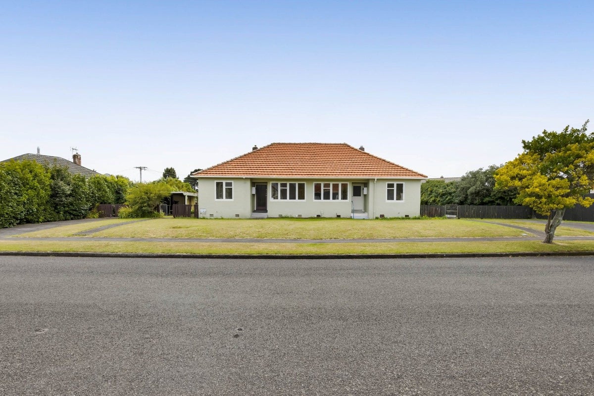 51 Wrantage Street, Westown, New Plymouth - Carousel 1