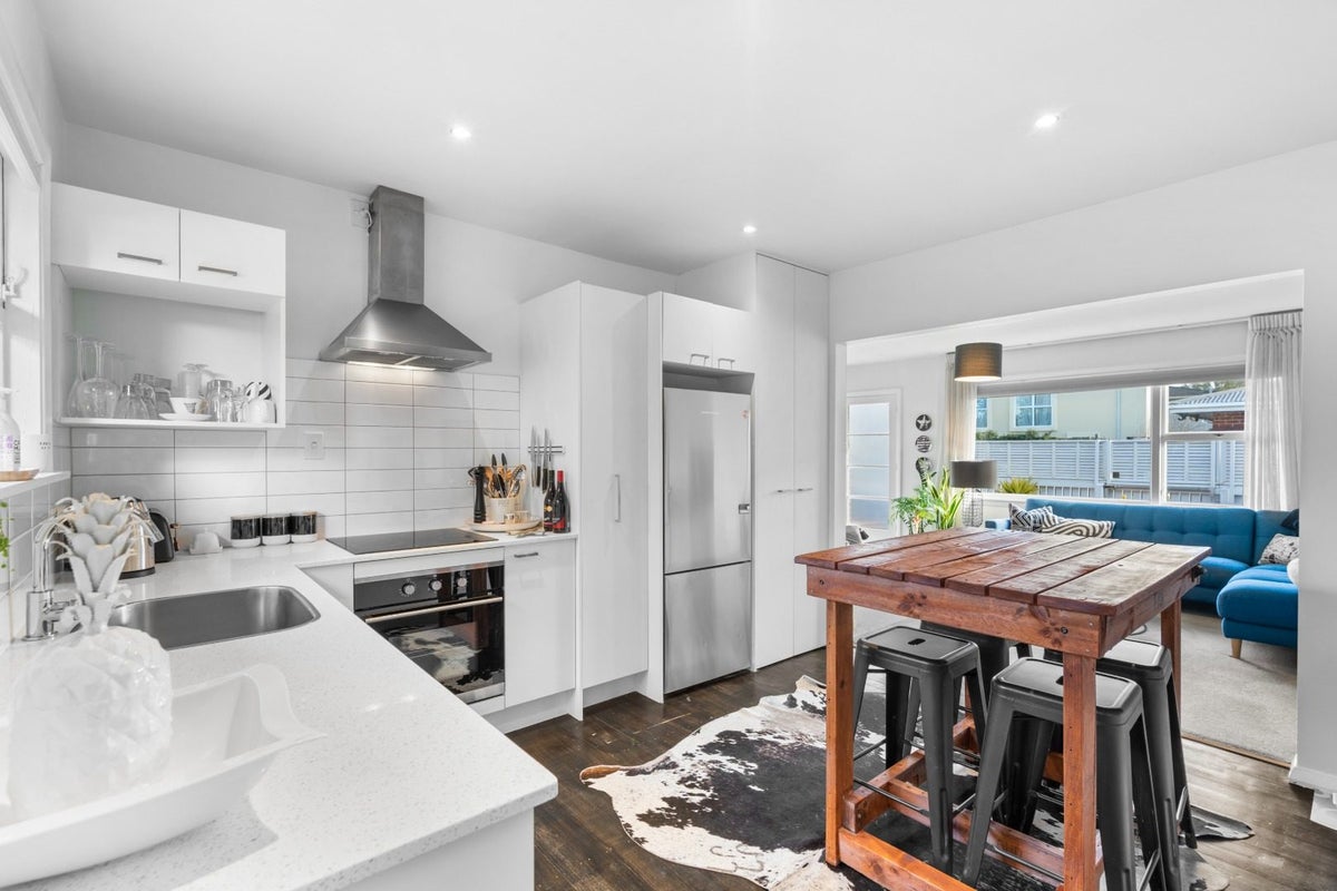 5/28 Aikmans Road, Merivale, Christchurch - Carousel 2