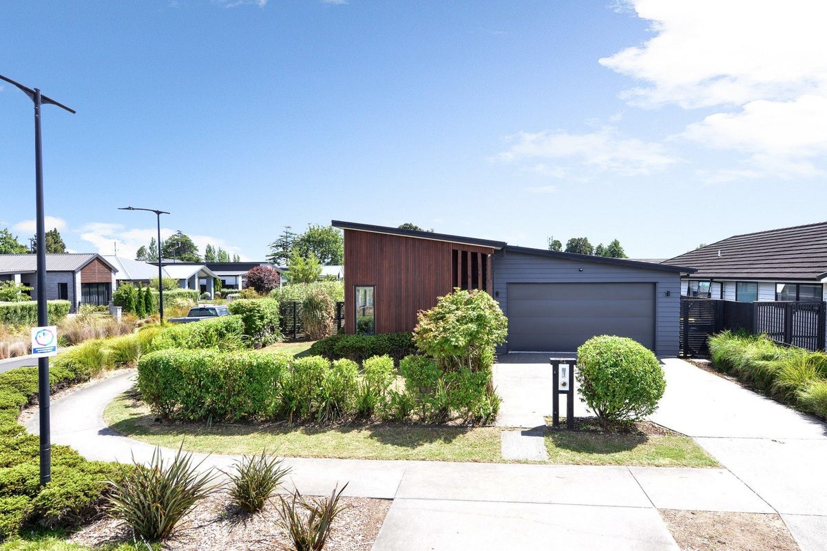 54 Lulu Avenue, Chartwell, Hamilton - Carousel 1