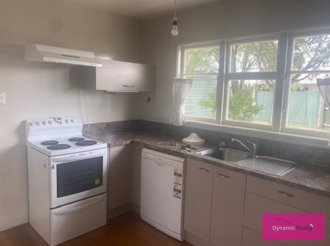 25 Lyndhurst Crescent, Aranui, Christchurch - Carousel 2