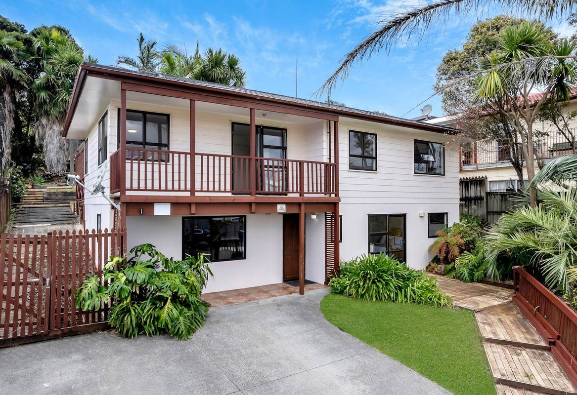 10 Marco Place, Highland Park, Auckland - Carousel 1