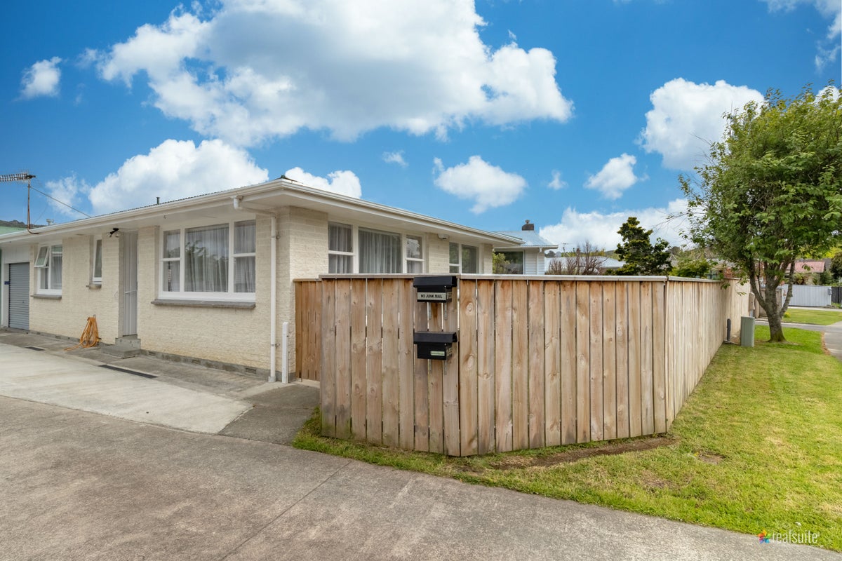 1/55 Hillside Drive, Maoribank, Upper Hutt - Carousel 1