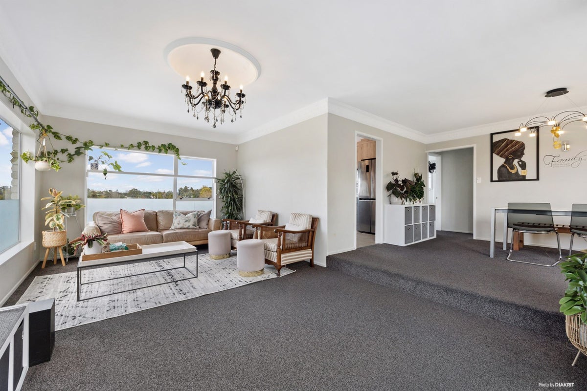 170 Titirangi Road, New Lynn, Auckland - Carousel 2