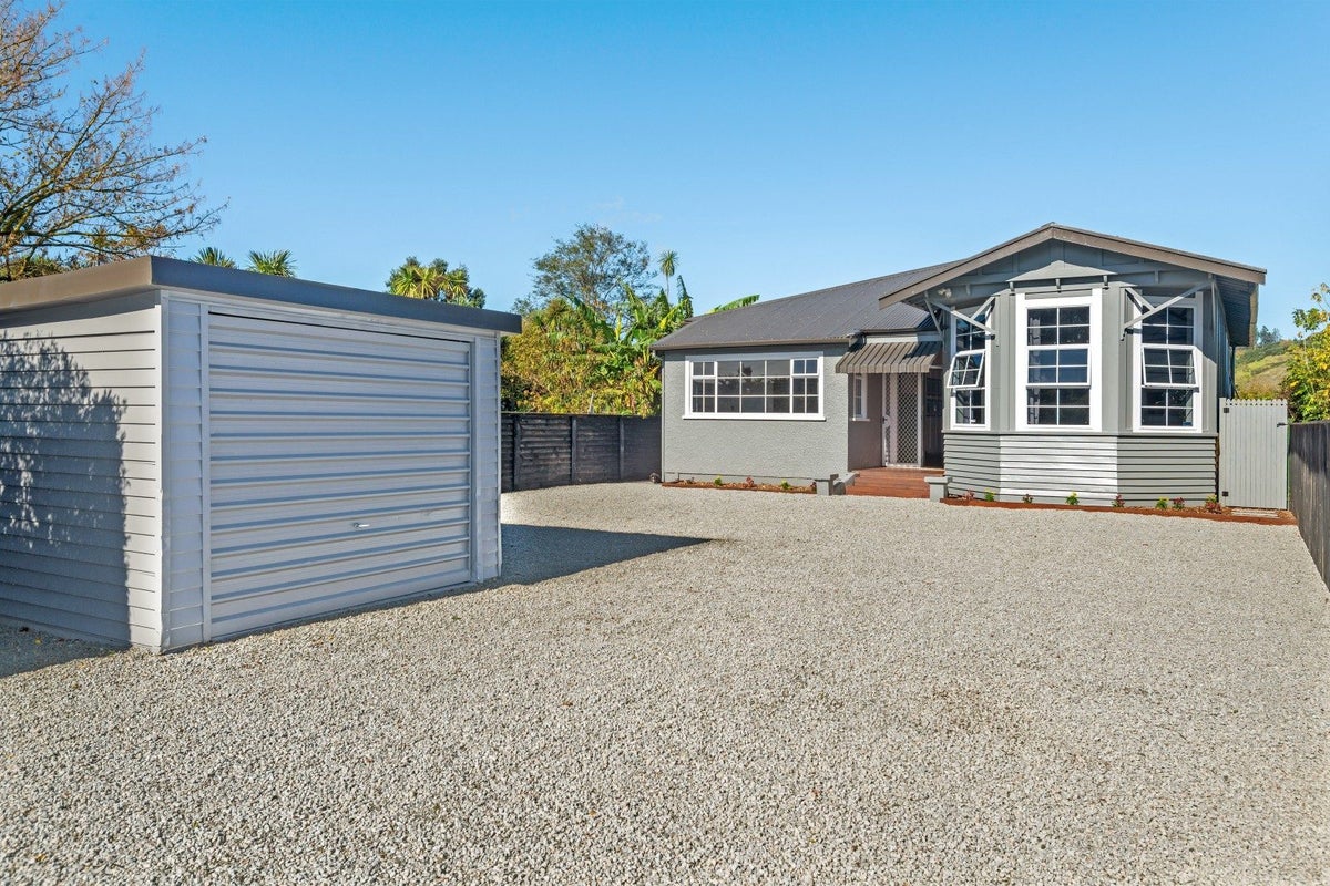 129 Iranui Road, Inner Kaiti, Gisborne - Carousel 1