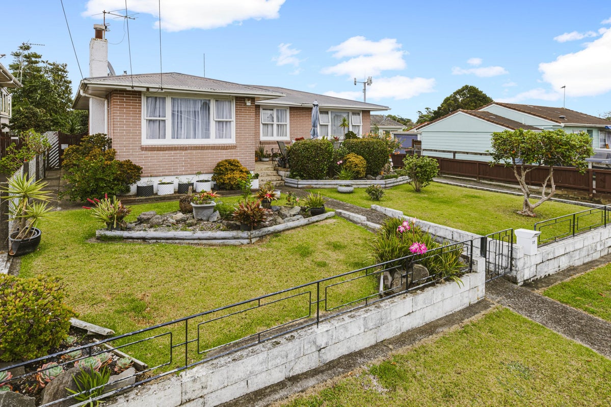 37 Ferguson Street, Manurewa East, Auckland - Carousel 2