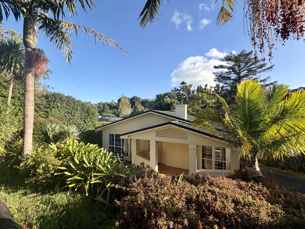 34 Hythe Terrace, Mairangi Bay, Auckland - Carousel 1