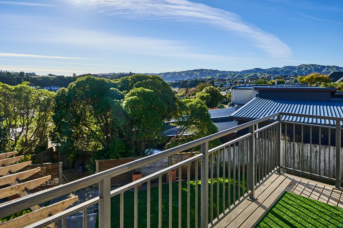 88 Navigation Drive, Whitby, Porirua - Carousel 2