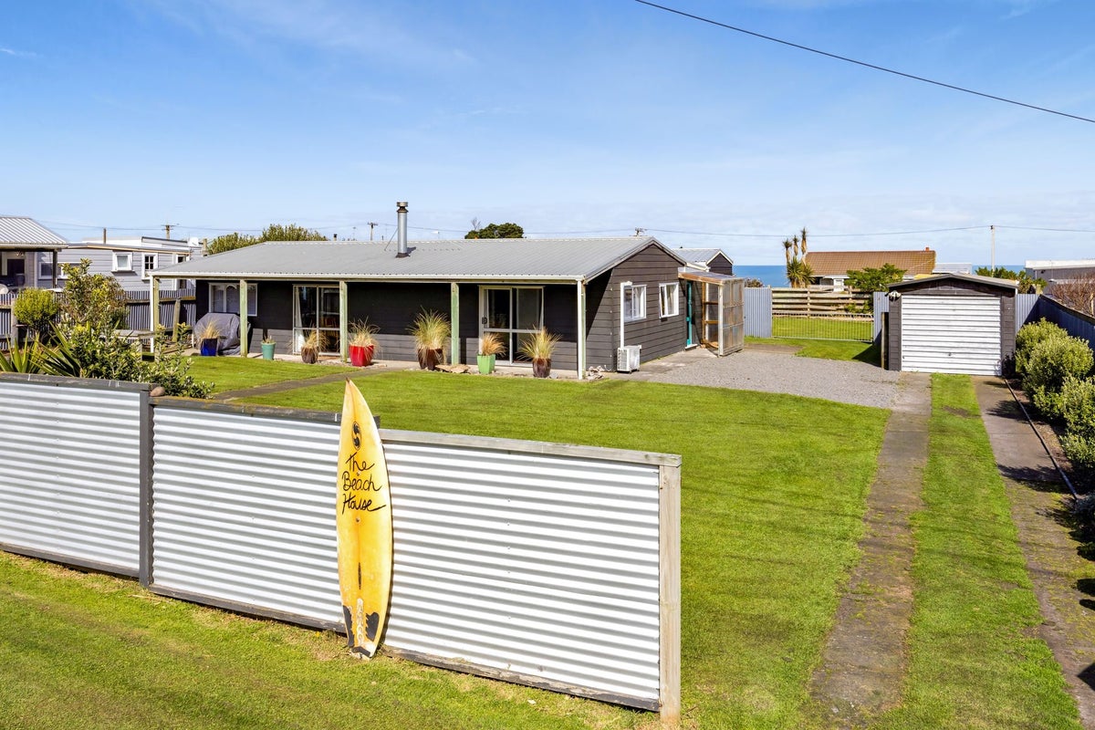 25 Hira Street, Hawera - Carousel 1