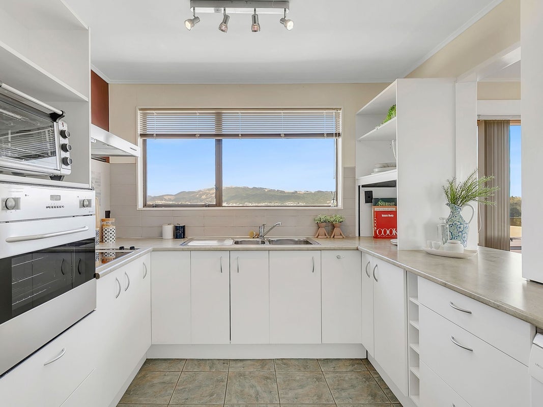 36 Eskdale Road, Papakowhai, Porirua - Carousel 2
