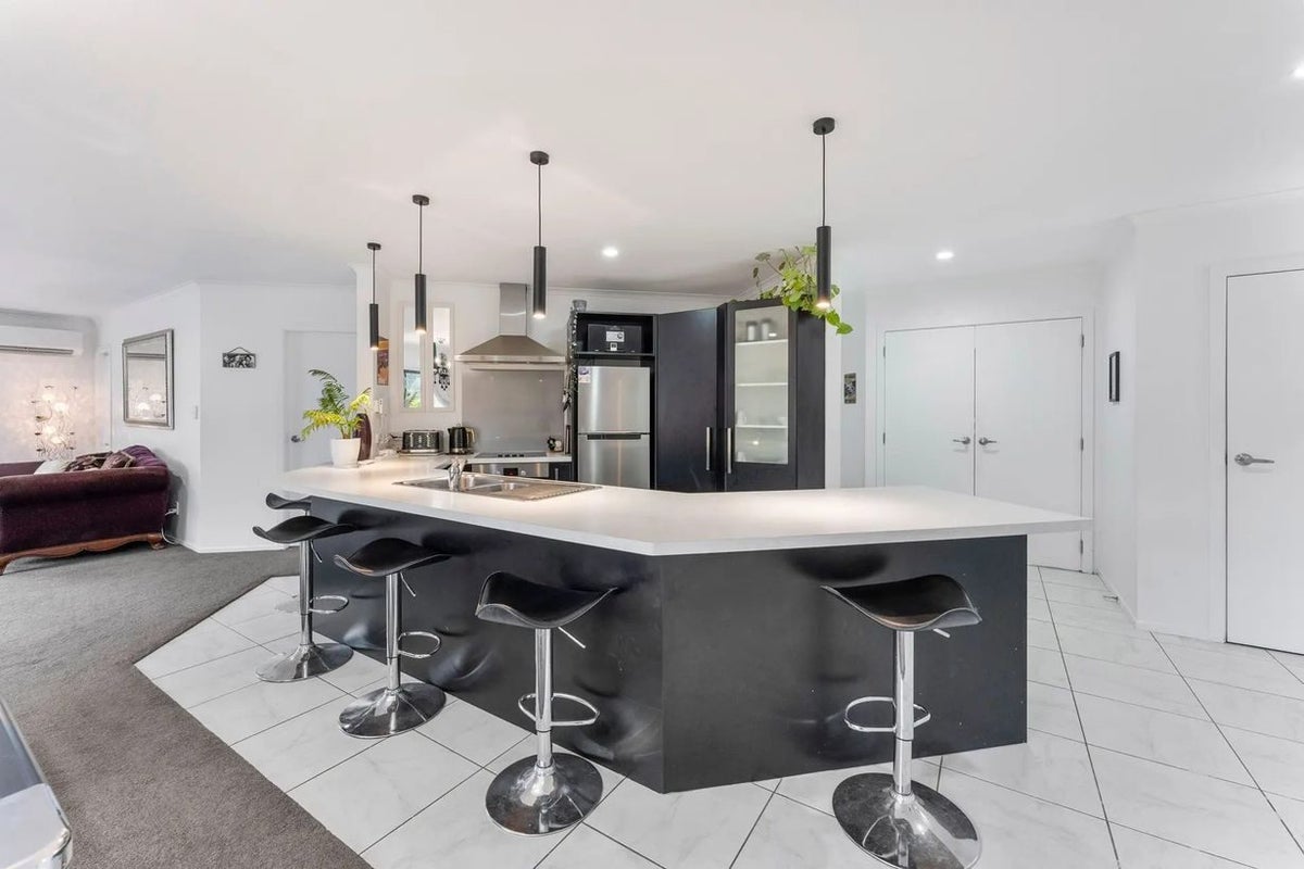 13 Frankie Stevens Place, Riverstone Terraces, Upper Hutt - Carousel 2