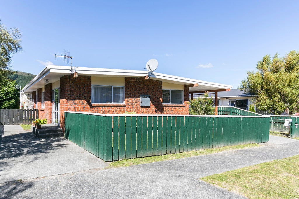 1/5 Kendal Grove, Wainuiomata, Lower Hutt - Carousel 12