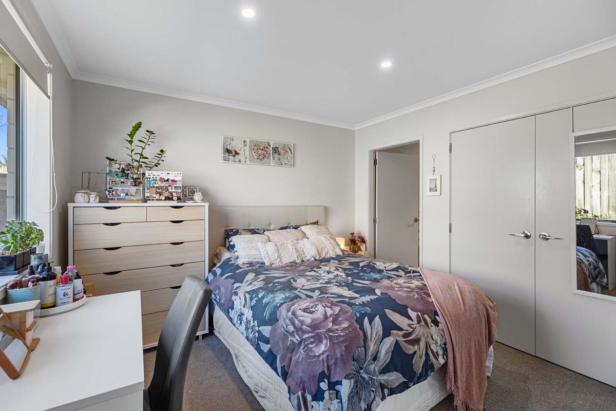 2/162 Waihi Road, Judea, Tauranga - Carousel 21
