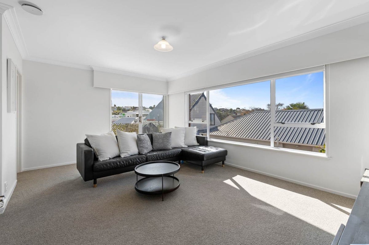 3/10 Shakespeare Road, Milford, North Shore City, Auckland - Carousel 2