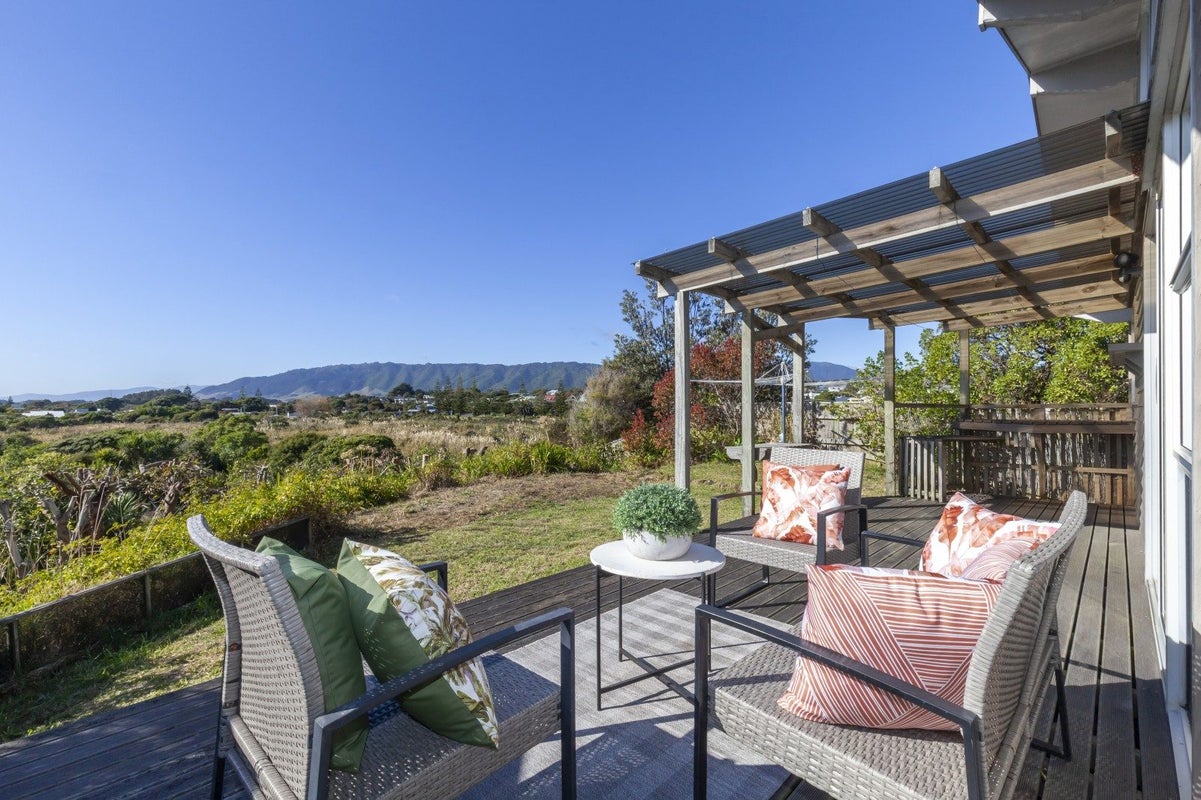 35 Eruini Street, Waikanae Beach, Waikanae - Carousel 1