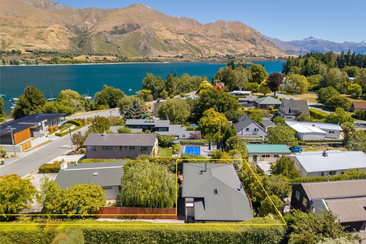 5 Mackay Street, Wanaka - Carousel 1