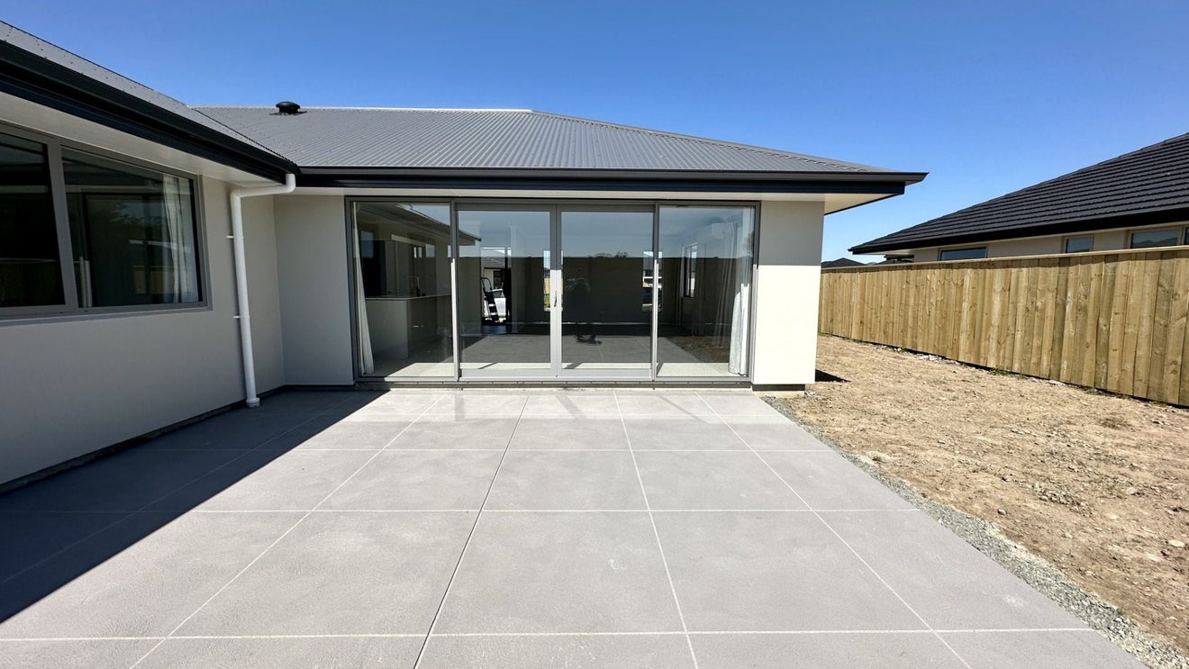 27 Carmine Crescent, Appleby, Richmond - Carousel 2