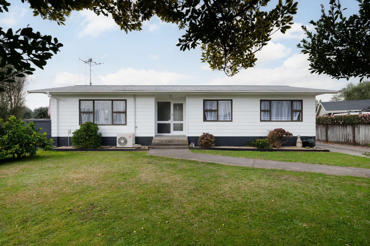 18 Bradley Place, Nawton, Hamilton - Carousel 2