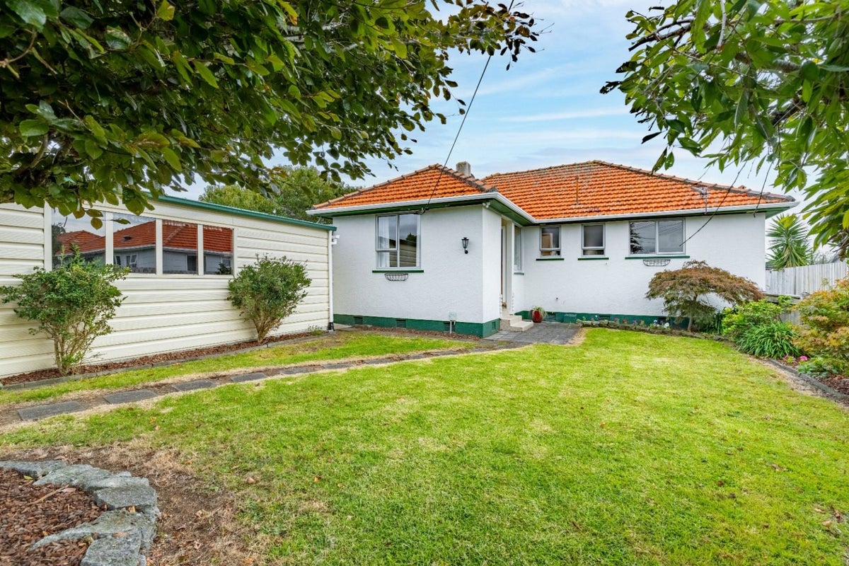 1/5 Timandra ST, Welbourn, New Plymouth - Carousel 1