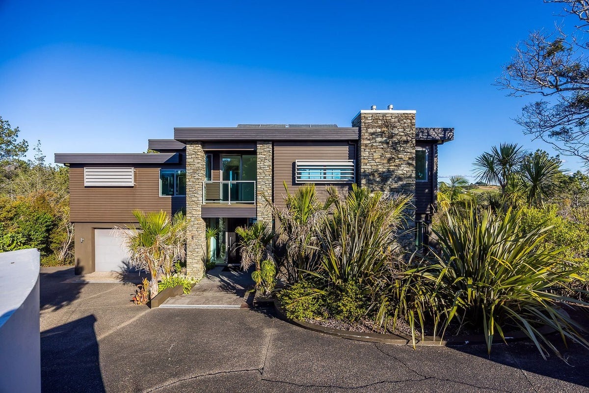 106 Hillcrest Road, Hatfields Beach, Orewa - Carousel 1