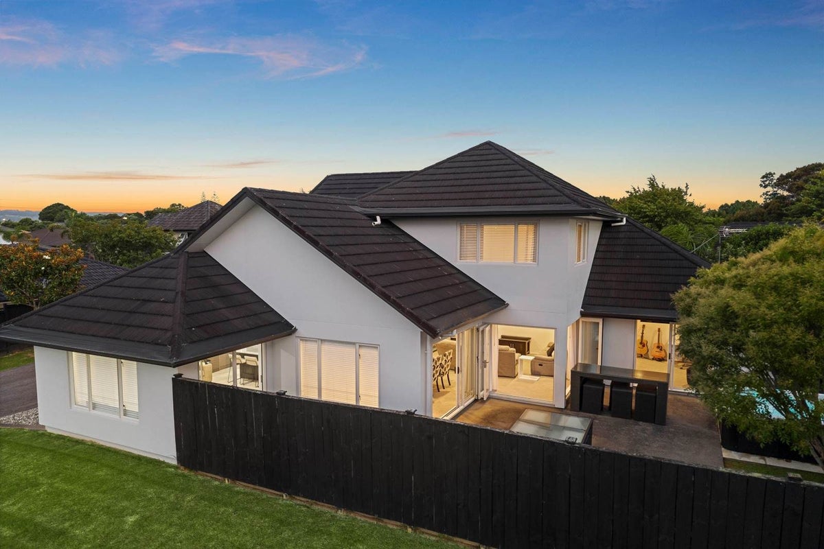 4 Rivoli Place, Karaka, Papakura - Carousel 2