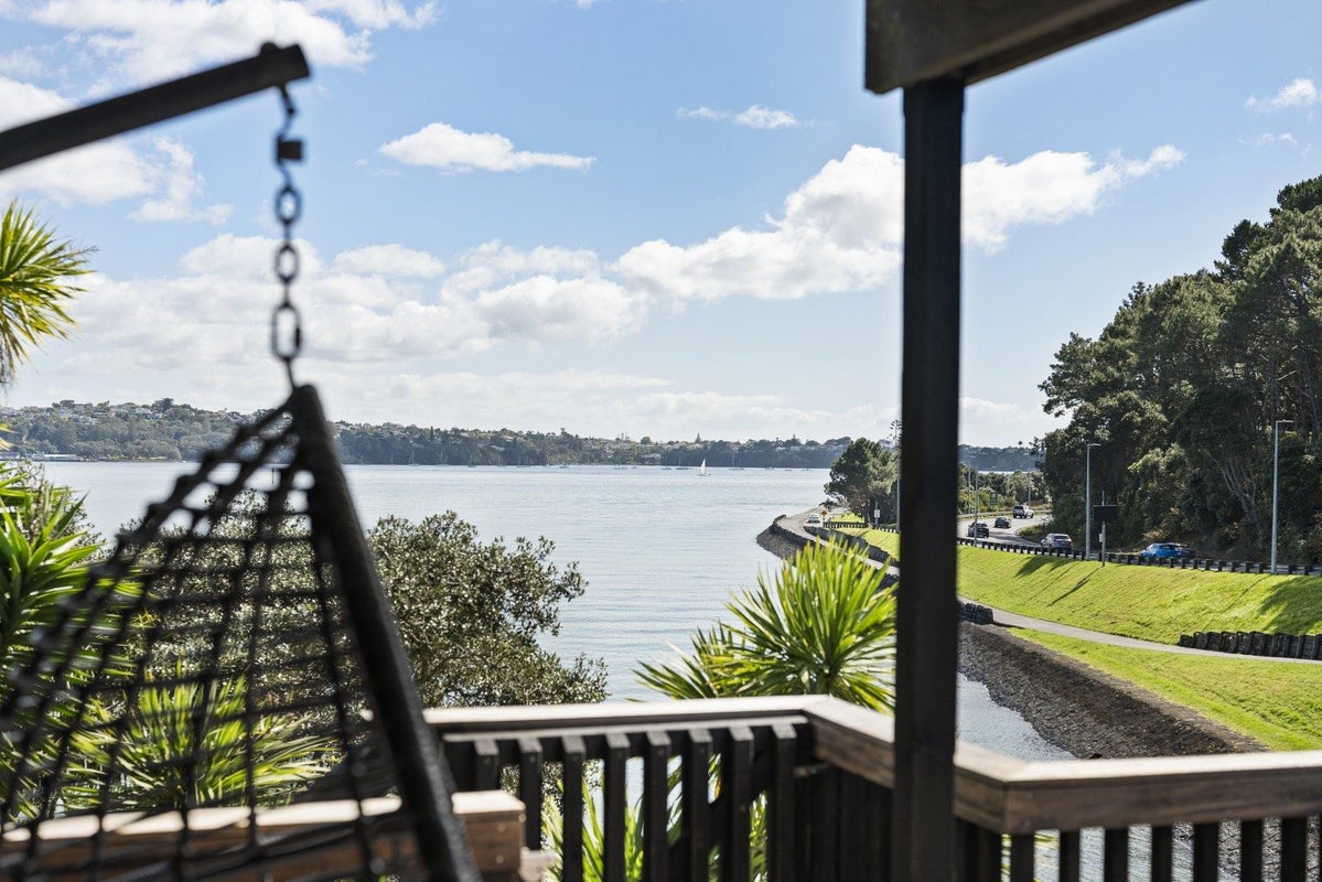 2/7 Masefield Avenue, Herne Bay, Auckland - Carousel 2