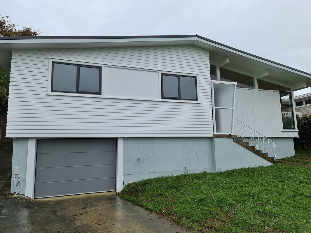 13 Wylie Avenue, Sunnynook, Auckland - Carousel 1