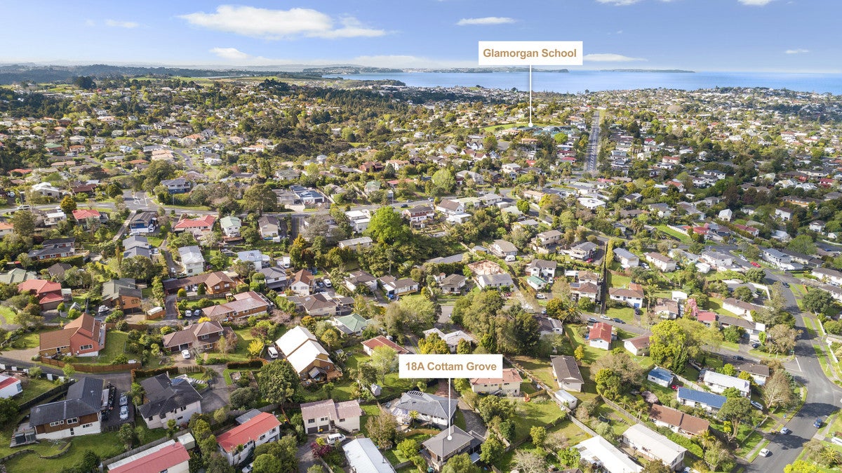 18A Cottam Grove, Northcross, Auckland - Carousel 18