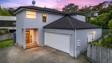 9A Atkinson Road, Titirangi, Auckland - Carousel 1
