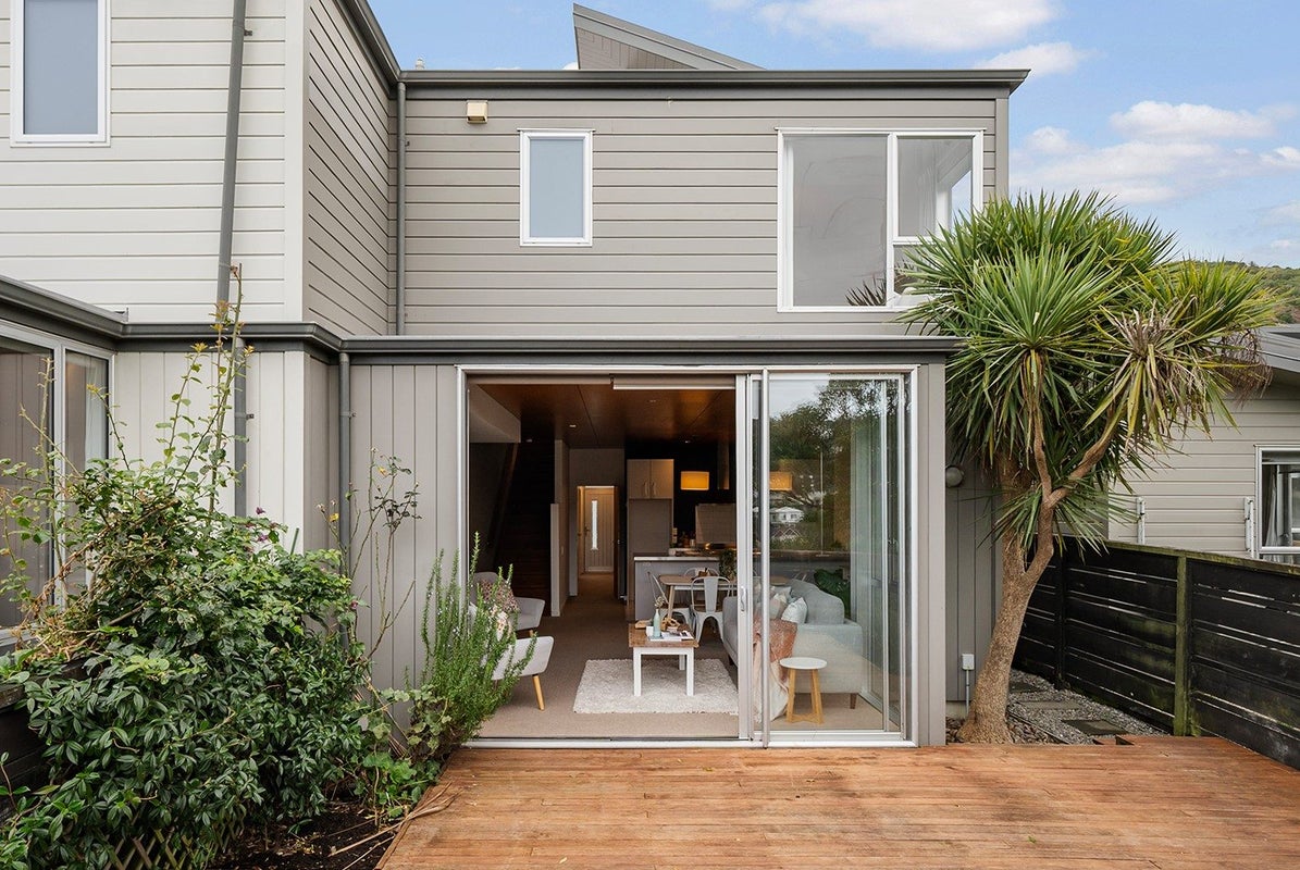 10/3 Severn Street, Island Bay, Wellington, Wellington - Carousel 2