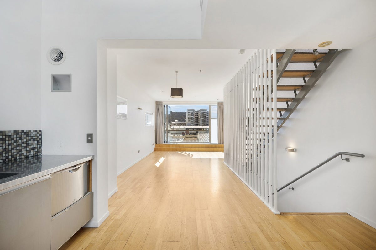 253/21 Left Bank, Te Aro, Wellington - Carousel 2