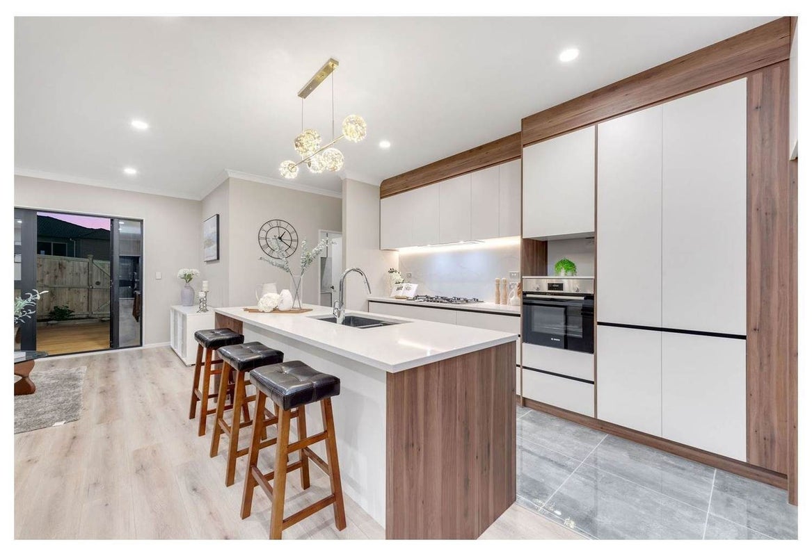 7 Teitei Rise, Flat Bush, Auckland - Carousel 2